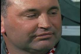 Résultat de recherche d'images pour "side talking"