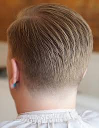 Der haarschnitt hat eine kurze länge, die oben nach vorne gestylt. Herren Frisuren 2019 22 Coole Mannerfrisuren Die Dieses Jahr Angesagt Sind Frisurentrends Zenideen