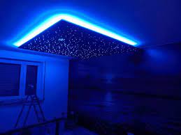 Ein sternenhimmel als lichtquelle in der wohnung kann beispielsweise das bad oder schlafzimmer enorm aufwerten. Sternenhimmel