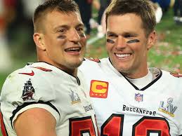 Rob Gronkowski Says Goodbye To Tom Brady With Mushy Note & Video