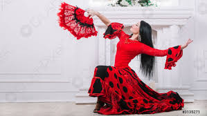 Check spelling or type a new query. Schone Flamenco Tanzerinnen Fuhren Einen Feurigen Tanz Foto Vorratig Crushpixel