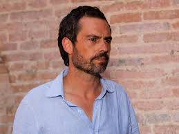 Estava no elenco da telenovela brasileira, da rede globo, amor de mãe, exibida na sic. Morreu O Ator Filipe Duarte Jpn
