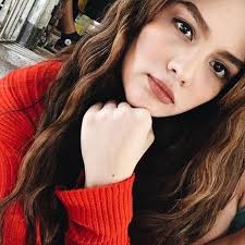 Anika Curtis's Instagram, Twitter & Facebook