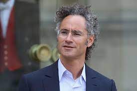 Jun 16, 2021 · alex karp, ceo of palantir on wednesday says the company respects institutional investors as much as much as it respects the retail crowd who have been mostly bullish on the company's stock. Palantir Ipo Could Be Worth 41 Billion Cnet