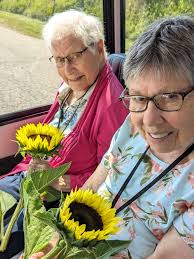 On Tuesday, the Pine Villa folks took a bus ride to Keller's Kornucopia  sunflower field, then went across Lake Wisconsin