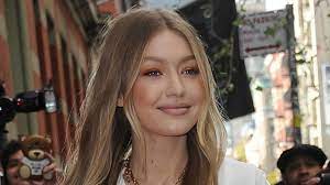 Публикация от gigi hadid (@gigihadid) 14 фев 2019 в 7:27 pst. Gigi Hadid Teilt Susse Schnappschusse Mit Baby Khai Und Zeigt Ihn Fast Von Vorne