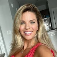 Tara Crowell's Instagram, Twitter & Facebook