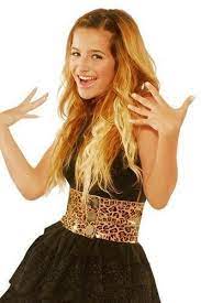 Guarda cosa ha scoperto antonella mobilia (amobilia) su pinterest foto muro collage tappezzeria vintage carta da parati suprema vestito rosso trucco riflesso foto foto a muro sfondo rosso. Antonella The Best Photos Facebook