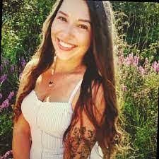 Desiree Bearden's Instagram, Twitter & Facebook