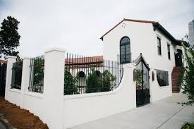Il Mercato Lower Garden District New Orleans Louisiana United States Venue Report Venues Pool Houses Garden District