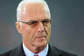 Doch „der kaiser macht nicht nur eine besichtigungstour, er hat natürlich auch sportliche geschenke für die kinder im gepäck. Hausdurchsuchung Bei Franz Beckenbauer Salzburg Orf At