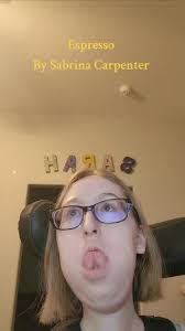 Sara Scribner's Instagram, Twitter & Facebook