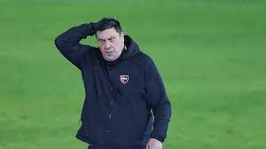 El audio de bielsa con el que sorprendió a un hincha de newell's que le puso biel a su hijo en su honor. Argentine Football Is Not Easy Mono Burgos Underestimated The Situation And Is No Longer Newell S Coach Ruetir
