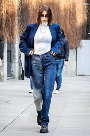 Aline abboud bei der verleihung des 30. Fashion Looks Der Schrage Style Von Bella Hadid Gala De