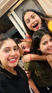 #headshoulderskneesandtoes #trendingreels #reelitfeelit , Two cutayss  @babyybrownnn @jigyasa_07 , Location courtesy 📍