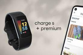 Fitbit charge 5 in black/graphite, lunar white/soft gold and steel blue/platinum. Slzywdr1l4km4m