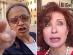 Alda d'eusanio con la mascherina rotta (frame da video instagram). Alda D Eusanio Riprende Una Donna Che La Insulta In Strada E Posta Il Video Su Instagram Dagospia