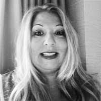 Robyn Sharp's Instagram, Twitter & Facebook