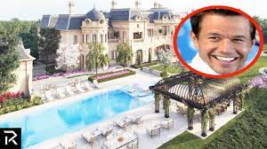 Alma wahlberg has sadly died. Mark Wahlberg S Net Worth From Acting Rapping And Other Ventures Inspirationfeed