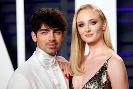 They were dating for 1 year after getting together in oct 2016. Joe Jonas Height
