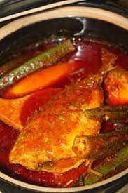 Kalau di restoran melaka, diasingkan kuah dan ikan. Asam Pedas Ikan Selar Spicy Recipes Malaysian Food Malaysian Cuisine
