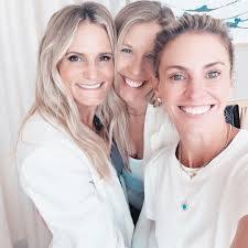 Samantha Warner's Instagram, Twitter & Facebook