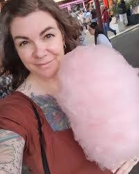 Kitty Summers's Instagram, Twitter & Facebook