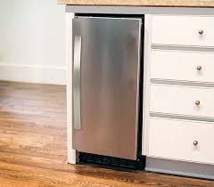 Hoshizaki combination ice and water dispensers and machines if your establishment needs ice and water readily available for drink service, hoshizaki combination ice and water dispensers are perfect for you. The Ultimate Guide To Buying An Undercounter Ice Maker
