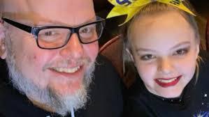 Paul Earles's Instagram, Twitter & Facebook