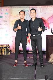 Douglas lim, tya ariffin, remy ishak dan scha al yahya. Senarai Nama Penuh Peserta Maharaja Lawak Mega Mlm 2017 Sensasi Selebriti