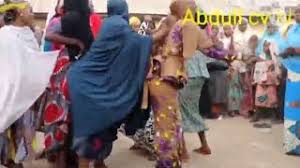 Yan makaranta na iskanci afili babu kunya. Wannan Ba Al Adar Hausawa Bace Rawar Banza Da Kwankwaso Wajan Yan Mata