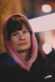 Hello, I am looking for a photographer who wants to take this kind of  pictures from me. I have a car, so I am free to move wherever you want. Tfp  based.