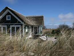 Wer dort urlaub macht, findet ein kleines paradies vor, welches malerisch nicht besser dargestellt werden könnte. Ferienhaus Duinhuis Ameland Ballum Firma Govilla Moderne Vakantiehuizen Herr Albertus Boddema