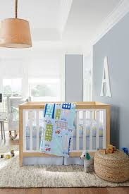 Pour une chambre à coucher d'adulte ou d'enfant, la peinture est la solution la plus saine pour le revêtement et la décoration des murs. 8 Conseils Pour Bien Choisir La Peinture De La Chambre De Bebe