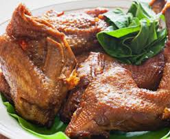 Rasa khas ayam bbumbu bacem terletak pada gula merah yang manis. Resep Ayam Bacem Goreng Enak Pedas Resep Harian