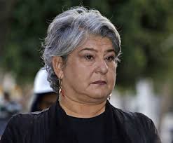 AMLO baja a Beatriz de carrera por gubernatura