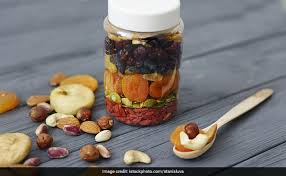 To slow the rate of glucose entering your bloodstream, pair fruit with a source of protein, such as a handful of nuts or seeds, 2 tablespoons of nut butter, plain yogurt, cottage cheese, a boiled egg or a cheese stick. Diabetes Diet 5 Pre Lunch Snack Ideas To Keep Blood Sugar In Control Ndtv Food