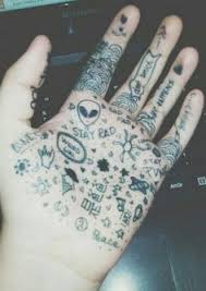 I ve rounded 12 cute and easy to draw doodles for when you are bored. Cool Tattoos To Draw On Your Hand Novocom Top