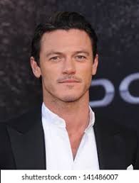 332 resultados de imágenes, fotos de stock e ilustraciones libres de  regalías para Luke evans