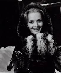 Like the play from which it derived, the film tells of the early struggles of composer edvard grieg and his attempts to develop an authentic norwegian national music. Song Of Norway 1970 Imdb