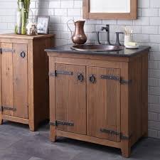 Sira Disi Ahsap Eskitme Banyo Dolabi Modelleri Bd125 2020 Kirmizi Banyo Rustik Banyolar Banyo Makyaj Masasi