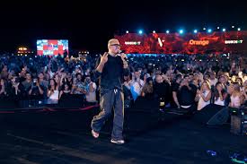 Image result for tbn:ThJbLJ9iWaHS_M::www.amrdiab.net/wallpapers/AmrDiab_Net_Kammel%2520(6).jpg