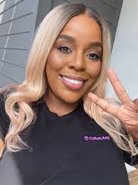 Lauren Fleetwood's Instagram, Twitter & Facebook