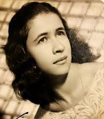 Paula Tharpe's Instagram, Twitter & Facebook