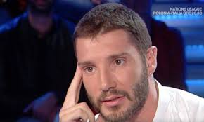 Non pensavo di fare televisione, poi un po' per esigenza, un po'. Stefano De Martino Ed Emma Marrone Fidanzati Una Battuta Fa Pensare