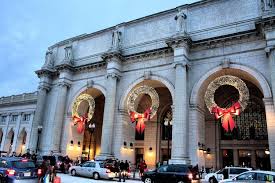 Temple during spring, with flowers. Christmas In Washington Dc 17 Festive Ways To Have Fun