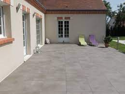 A l'entrée de ma maison, j'ai une terrasse en carrelage de 8m sur 1.20m. Un Specialiste De La Pose Exterieure A Votre Ecoute