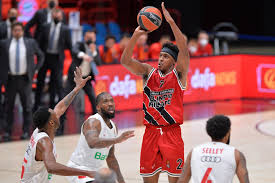 La partita a differenza di quanto successo in gara 1 è stata molto più lineare, con l'olimpia nonostante il bayern monaco ha giocato una buona fase difensiva sul perimetro, togliendo ancora una volta il tiro da tre punti ai propri avversari (7/20 al tiro. Cn3o0 Ls3ywk M