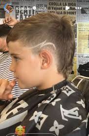 Qué es el estilo “Mullet”, el look elegido por el hijo de Sabrina Rojas y  Luciano Castro