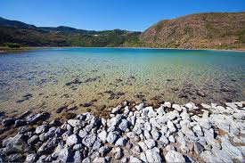 Pantelaria (en italiano pantelleria) es una isla italiana del mar mediterráneo, situada unos 85 km al suroeste de la isla de sicilia y a 70 km de la costa africana. The Mirror Of Venus And Pantelleria S Quiet Life Italian Ways